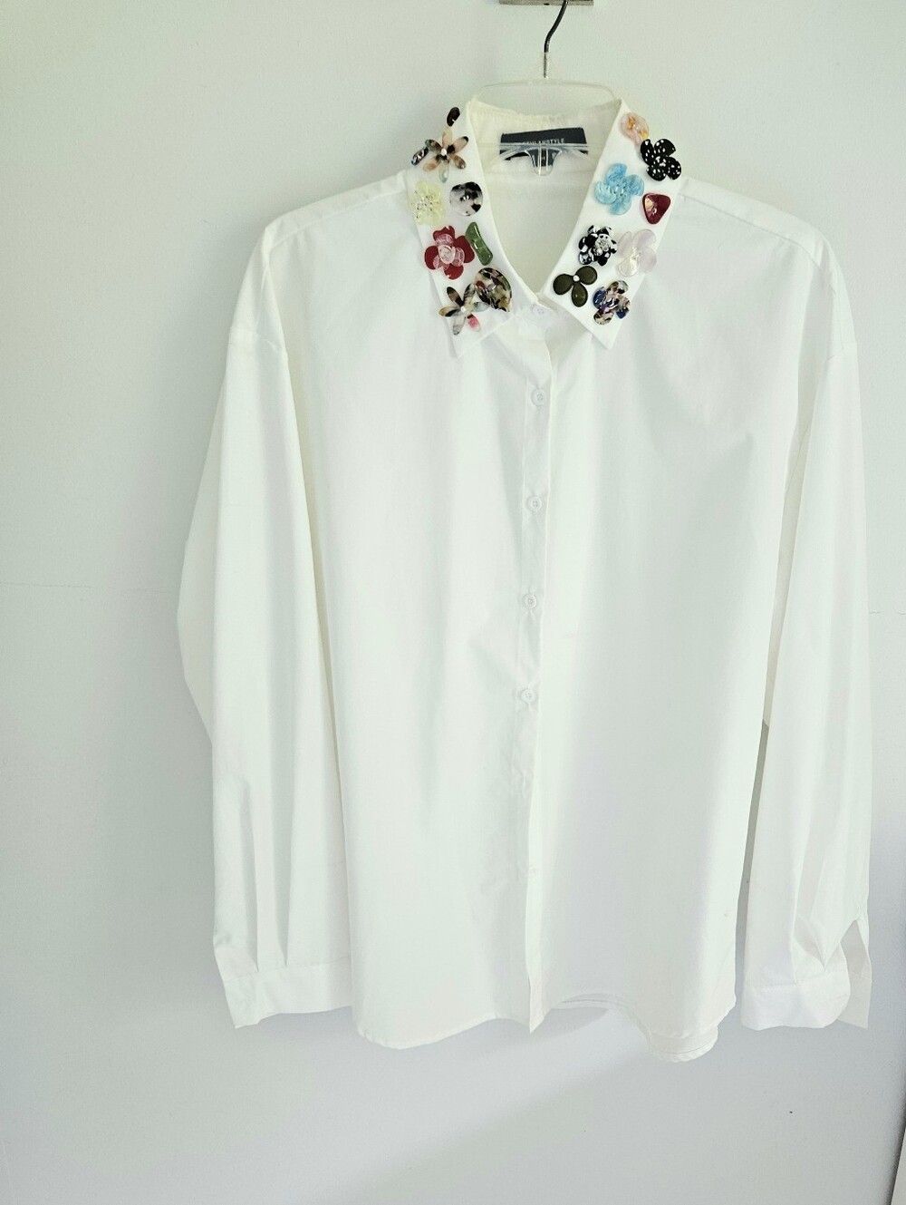 Beulah style Button Down Shirt Button Collar Embellishment